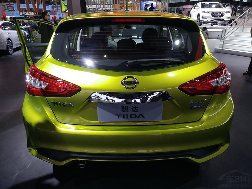 ����ǰ�����������LED�ռ��г��ƺ�LED����ơ�