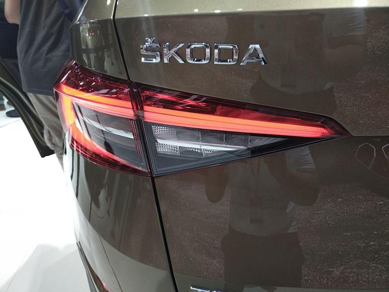 ³˹ͨʽƣ϶ƸİԼ߱ƽƵĵ׺ӪǿӾĴڲ˾