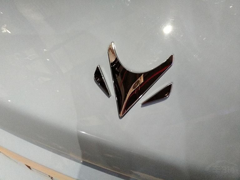 ARCFOX-1���������200k���0-50km/h����ʱ������5�룬����ʱ��Ϊ6Сʱ�ڣ����30���ӿɳ���80%������