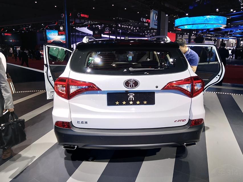 ǵΣǱǵһSUVȽעĿǳͷ־ǳLOGOƴдǰͺֱӱ˳úֳꡣ