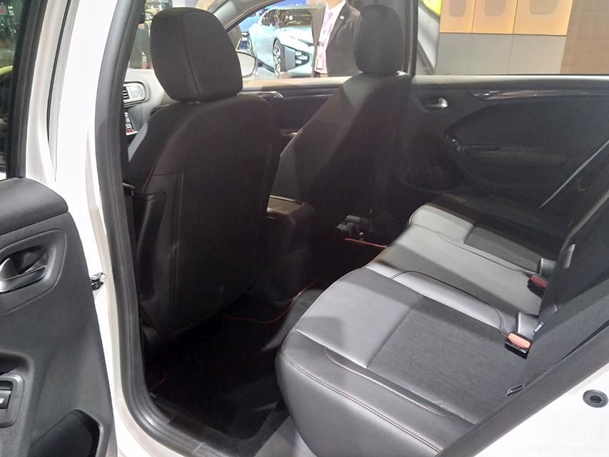 ߴC3-XR;൱ӽ4.3׵ĳȣ1.75׵ĳ1.5׳ͷĸ߶ȡ