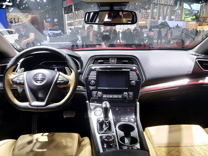 ��������������˺�����ղ�MAXIMA���͵���Ʒ���п�̨����ƫ���ʻԱһ�ࡣ