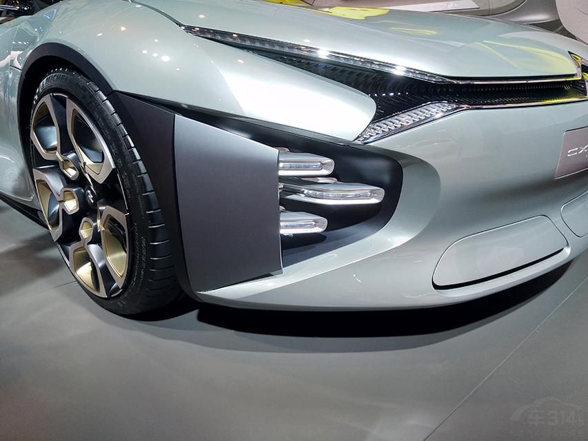 ³ѩ콢һĳƣ;нǿļУǳŵǰӡ