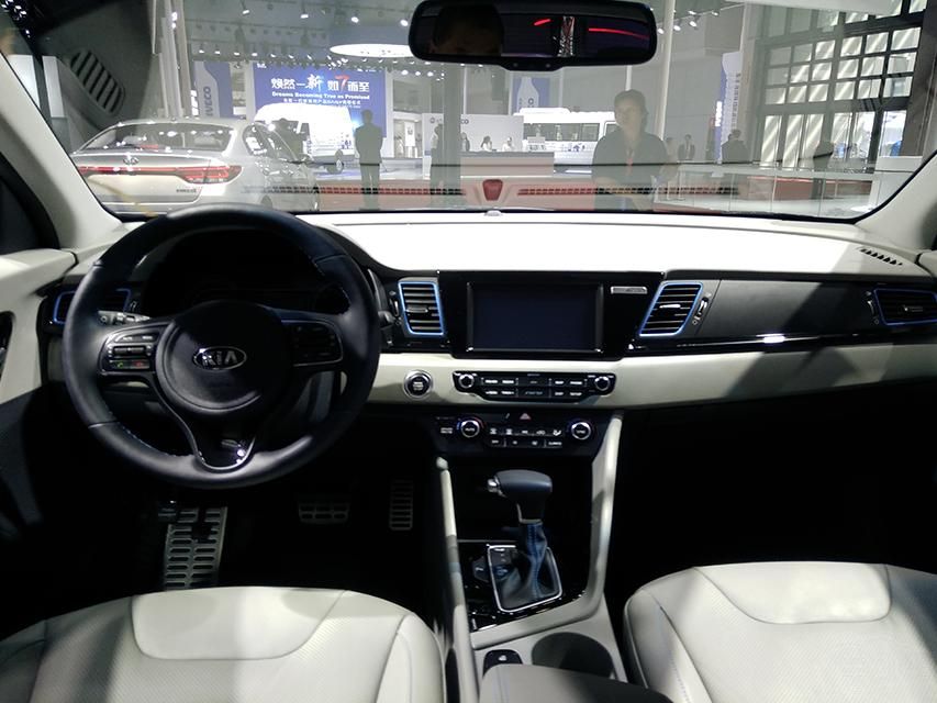 ��ȫ���棬�³��䱸�г����ȶ�ϵͳ��ä���⡢����ƫ�����ѡ��綯����ת��ȡ�