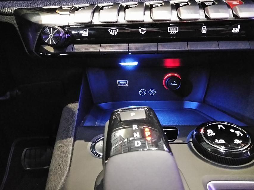 β����ͬ�����ü��廯ʨצʽ�ڲ���ǻ��ƣ�LED��Դ�������ʶ�ȸ��ߡ�