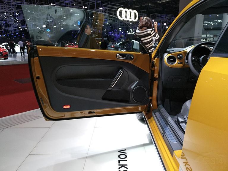 18ӢĻʽϽ챴䳵·βʣԼǰո·Ľ壬ټϼ׿ǳ泵ϵֹͣü׿ǳ DuneӵзǳԵ˶ԽҰԸ