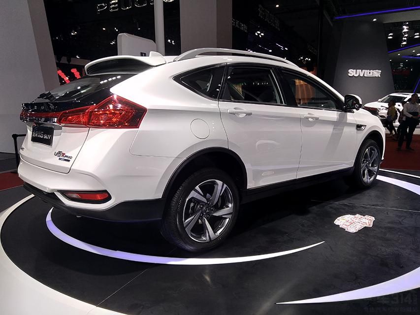 ͬó䱸˲ֱ̥ͬΪ215/55 R17225/50 R18Ȧƥ䡣