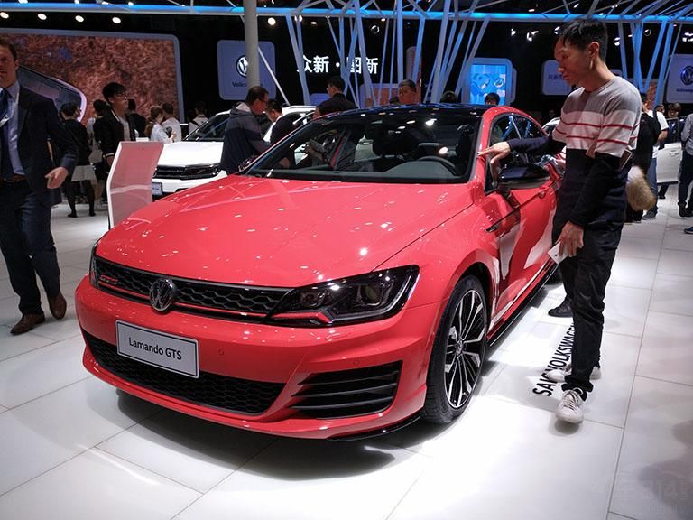 ǰ������դ���÷���״��ƣ�ǰ���ո������դ����������߶���GTI���ƵĶ�����װ�Σ��˶��и�ǿ��