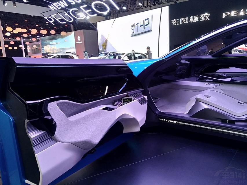 ����ʻλ�ķ��������ͼ��߼�ʻ��Ϣ��ͬʱҺ���Ǳ��̡���ť��Ƶ�����Ҳչ����һ����δ���о���