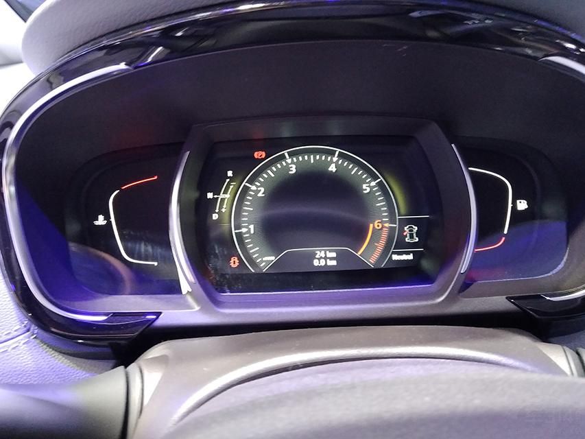 �����䱸��8.7Ӣ���п�Һ����ʾ��Ļ��