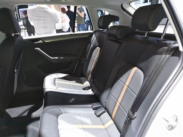 CROSS SANTANAڴʮҼͳ1.6LȻ110PS/5800rpmŤ155Nm/3800rpm