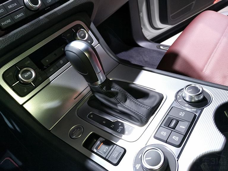 ϵͳѾΪGTIһףEA888Ϊ162kW(220ps)/4500-6200rpmŤشﵽ350Nm/1500-4400rpm̨ƥǴDQ5007ʪʽ˫ϱ䡣