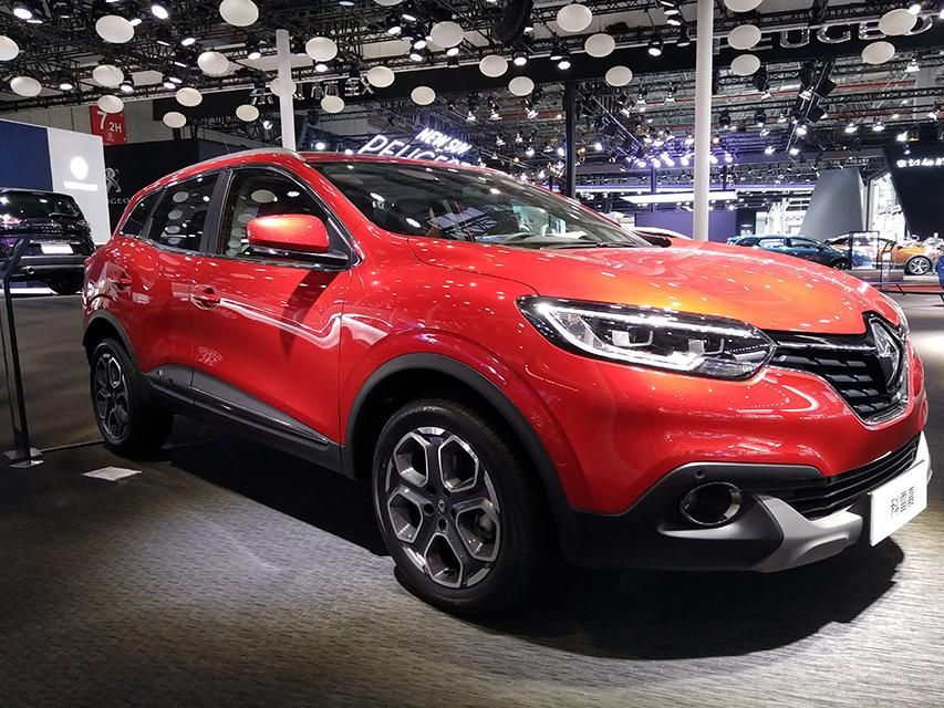 β�������ʮ�ֽ��գ����и��Ե�β�Ƴ��г������е��˶��С�