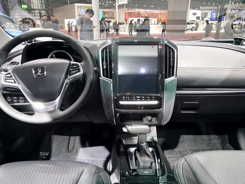 ÷棬³ݲͬĳṩû12ӢThink+3.0ػýϵͳٶCar LifeʵֹƵֻã䳵ͻ360ȫӰȿƼá