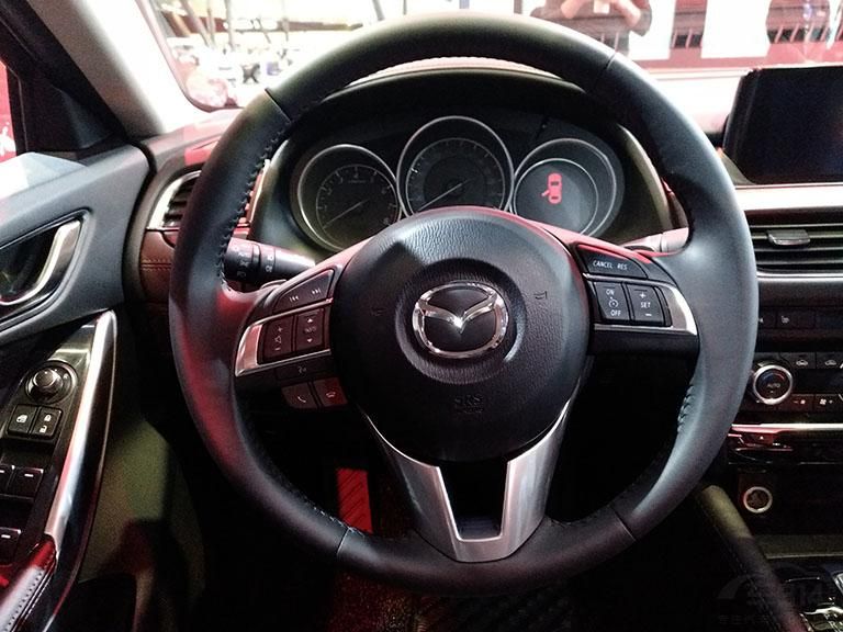 �����ȵ����β��ֺͲ��ʾ�������ȫ����£��³�װ������Ƥ�๦�ܷ����̡�