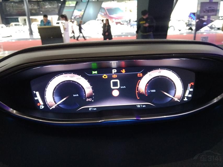 ���⣬�ó����䱸��ȫ�����͵�17Ӣ����Ȧ��