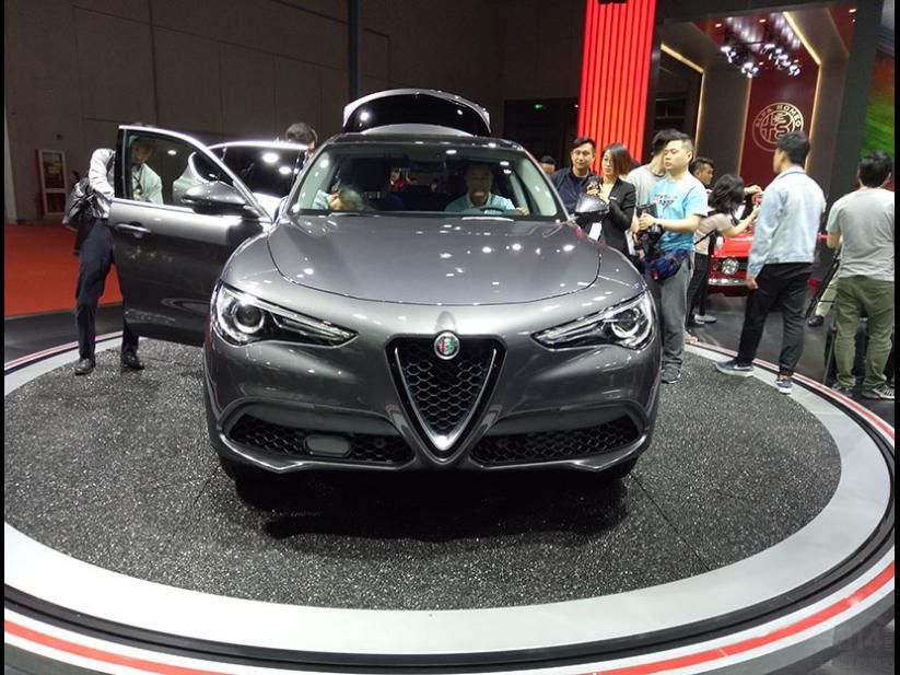 Stelvioǰŷµ׿SUVͣ³ǰ˰ŷʽǰʽGiuliaƵĴƣ͸¶׺ݵʣżߵıʶȡ