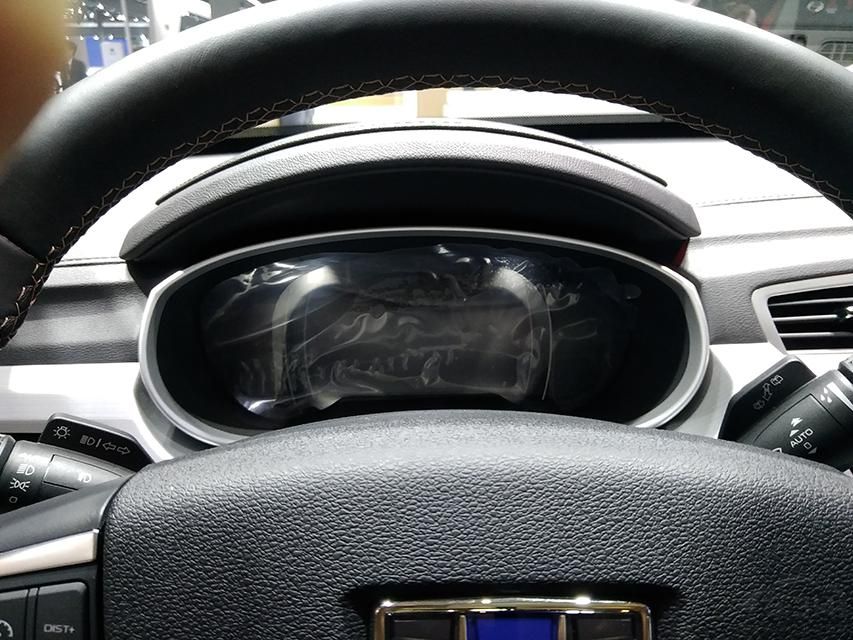 ��ɫ�ϣ���Խ��ȫ�ںͺ���������ɫ������������������ɫֻ���ڶ��䳵���ϡ�