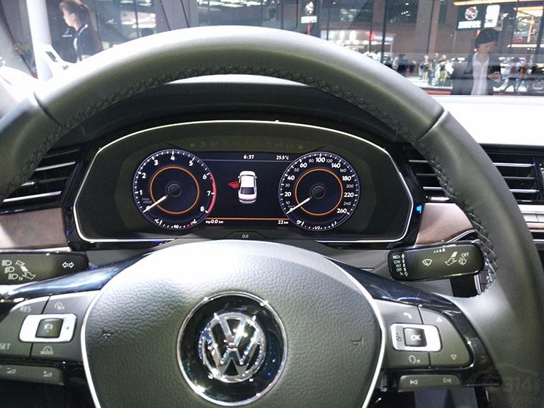 ��λ���ǰ�����Ҳ�Ǹ��ӷ��������β�ƹ����ʶ��Ⱥܸߣ�ȫLED�ĿƼ���Ҳ��ǿ���������β��ȫϵ���䡣