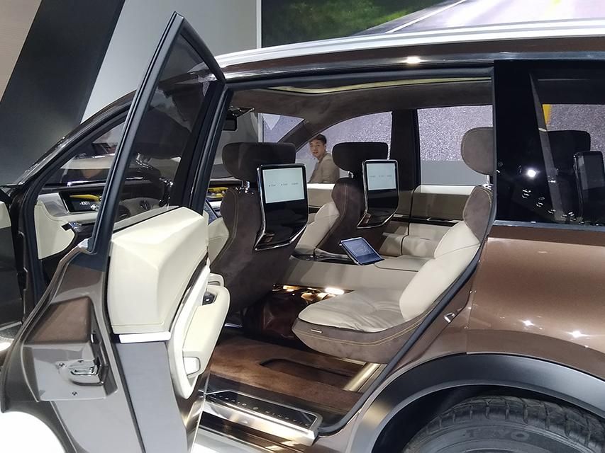 ����K750ʹ����ʵ�����еĹᴩʽβ����ƣ��������ʶ�ȷǳ��ߡ�