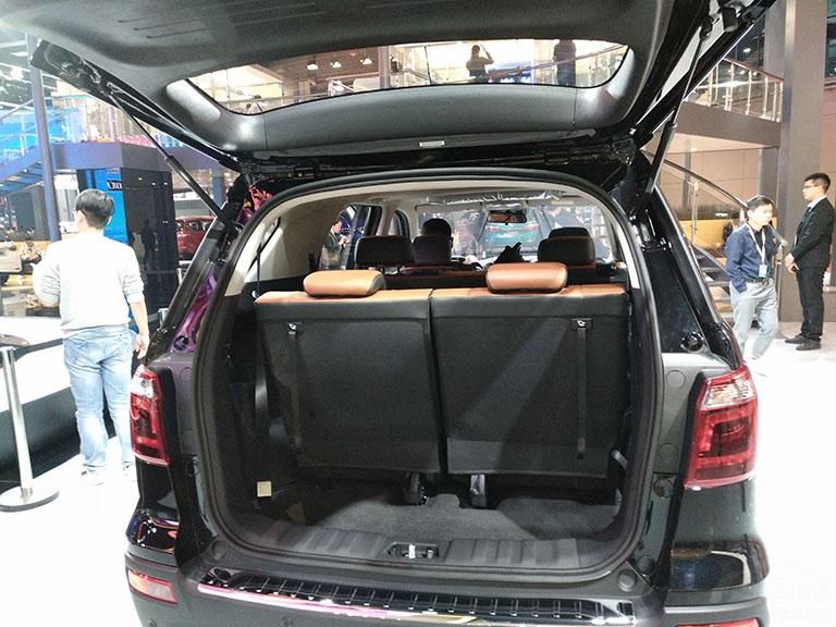 �³�����Ҫ�仯����ϸ�ڵ��Ż�������ϣ��糵β�ġ�CHANGAN����ʶ��Ϊ���年�ߡ�