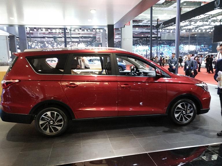 ۷棬ŷA800ȫµԣǰդһɫƸװеĳLOGO