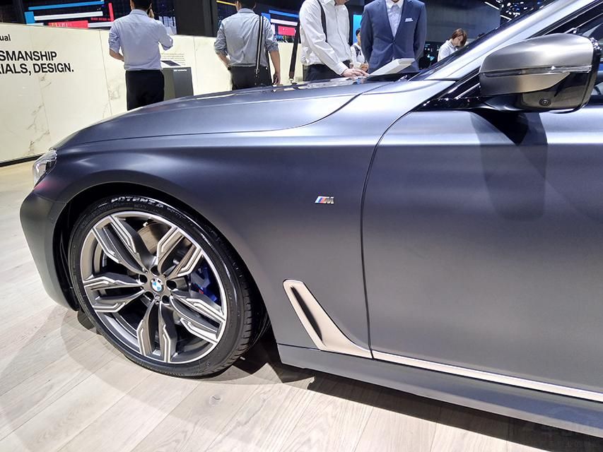 ̨6.6L V12ı˹˹610ʣԼ800ţ׵ķֵŤء0-100km/hٽ3.7룬ʱҲϵͳ250km/h