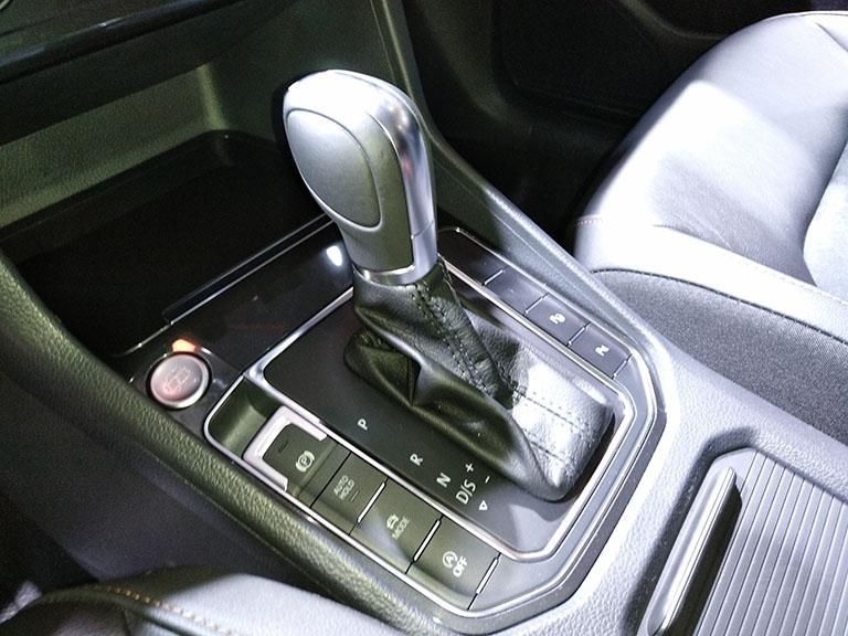 1.6L֮⣬þ䱸ȫ촰Ƥ๦ܷ̺пزɫ