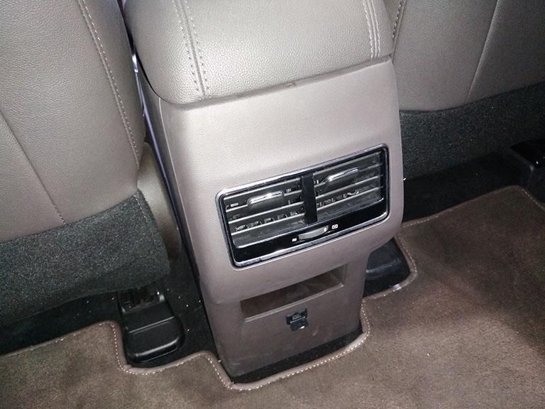 ���⣬ȫ��ŷ��A800�䱸��VOC��������ϵͳ�������ɸ��ݸ���ϲ�����������������͡�