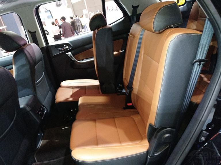 ¿CX70Tβ2+3+2֣ڶο֧4:6ָǰ󻬶ṩ˸Ŀռ䣬Ҳչ˵ų˿͵ʳ̶ȡ