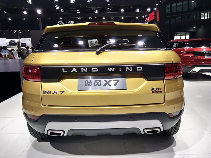 ��϶��е�ǰ���ո����ͣ�ʹǰ������������ʱ�С�