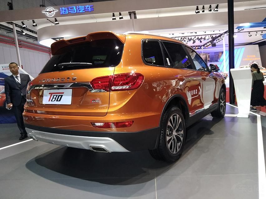 ǰ�������������LED��Դ��˫�������ɫ���Ͻ���Ȧ�����˹��Ϊ225/60 R18����������̥��