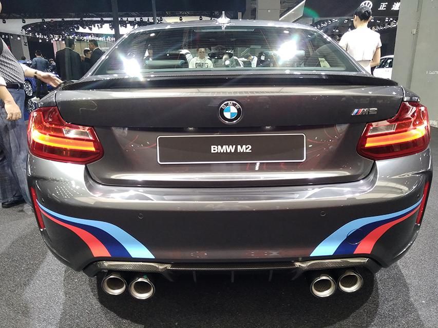 ͳɫɫĻɲǯ19ϽȦͻԳ˱M2˶С