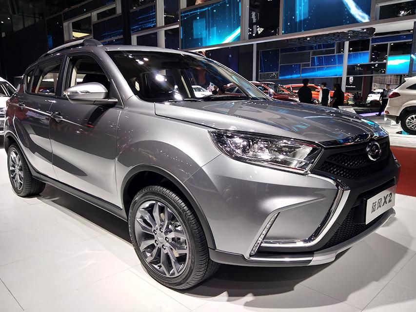 ͬʱ���ڱ��ո������䱸��������õĳ���״LED�ռ��г��ơ�