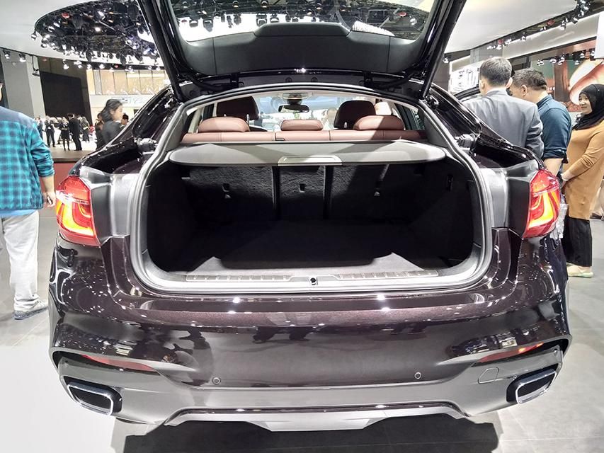 βͬɫװ복ͷңӦͬʱײĵ̻ҲͳһΪɫ