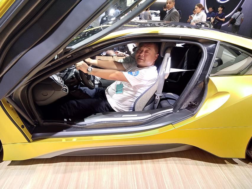 i8ͷ͵ͰϤġ˫ͬɫȦṹʵֻеײοյģǰͷ·ɫΪʽդƿյ߼ɳȴϵͳ