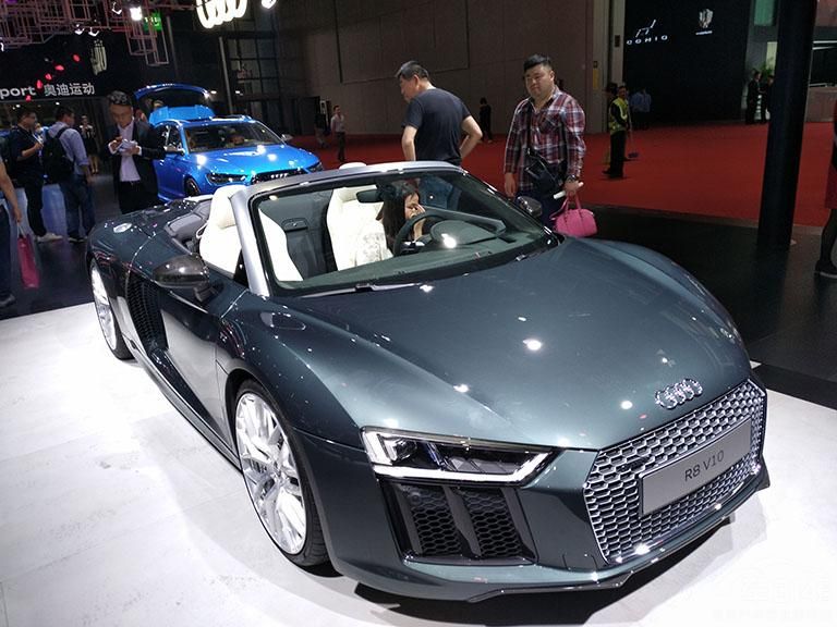 ֿȣȫR8 V10 Performance۾˾ֲµȻǾĳǰͳβơ