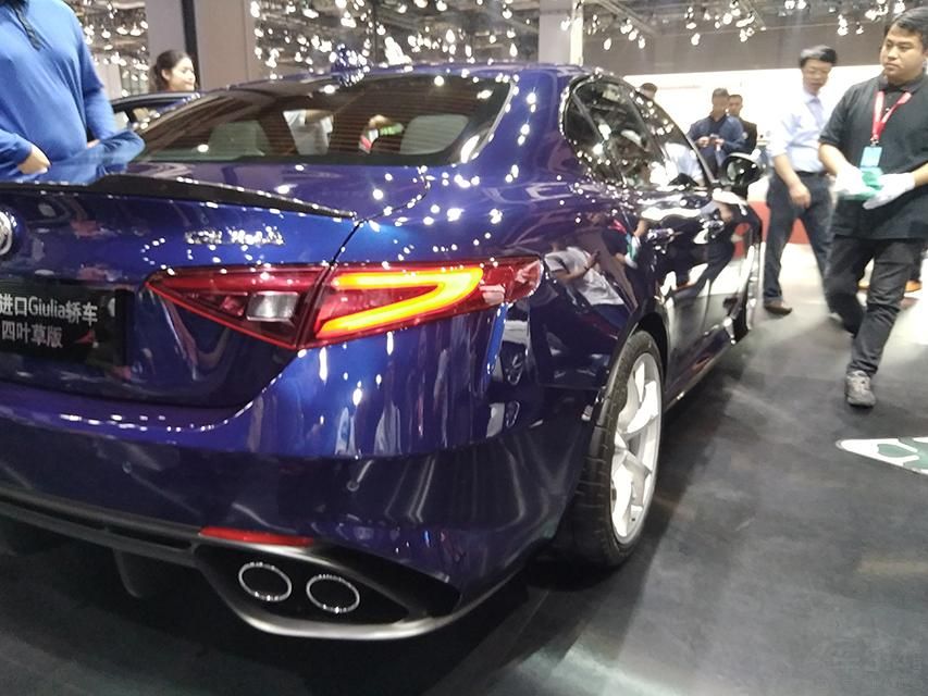 Giuliaǰ䱸˱P Zero Crosa ̥̥ڳϣټGiulia΢΢βⶼԤʾŲҪСӡ