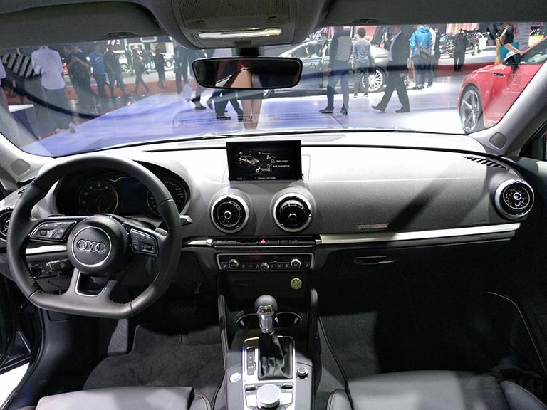 °µA3ǰһľǡD֡ͷ̣һװ״̵ĳͶ˶ƣA3Ҳʱ㡰СүҲ˶