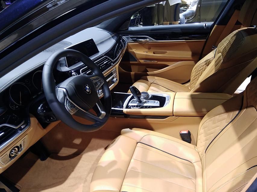 ƥϤZF 8һ䣬ĿǰձӦڱƷµĳ͡ڼʻģʽϵͳ棬ṩ˷ḻѡԣADAPTIVEӦSPORTCOMFORTԼECO PRO