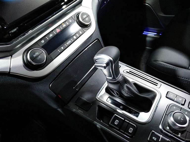 ռϣ190mmǰӵһȭͷռ䣬ںӵָͷռԼһȭȲռ䣬Ҳ㹻ճʹá