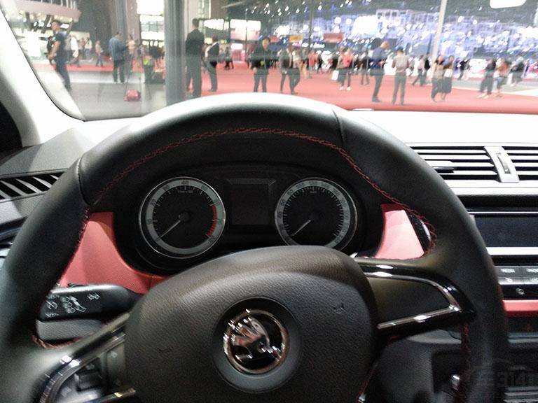 ����ϵͳ���棬��1.4L������ƥ�����5���ֶ���6���Զ������䣬��1.6L������ƥ�����6���Զ������䡣