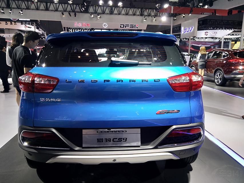 �Ա�CS9������������ƵĽ�Ϊƽֱ����������ȫ����ɫ�����к���˫ɫ���䡣