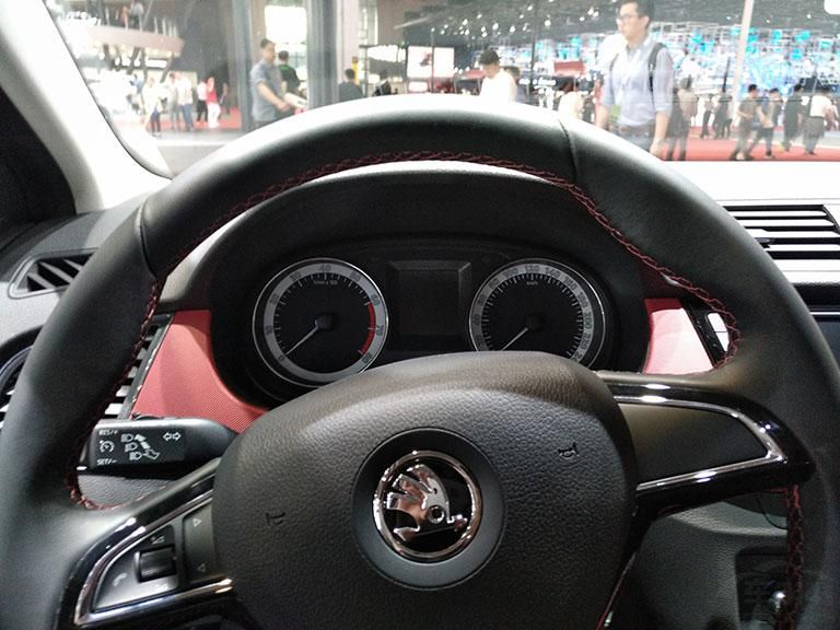 �������棬2017������ṩ1.4L��1.6L���ֶ���ϵͳ���������Ͽ�ͱ���һ�¡�