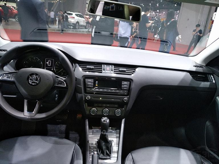 5.8봥ʽĻֱʺܸʾһڶĹܡ绰״̬GPSȵȡϵĿťʮԲ