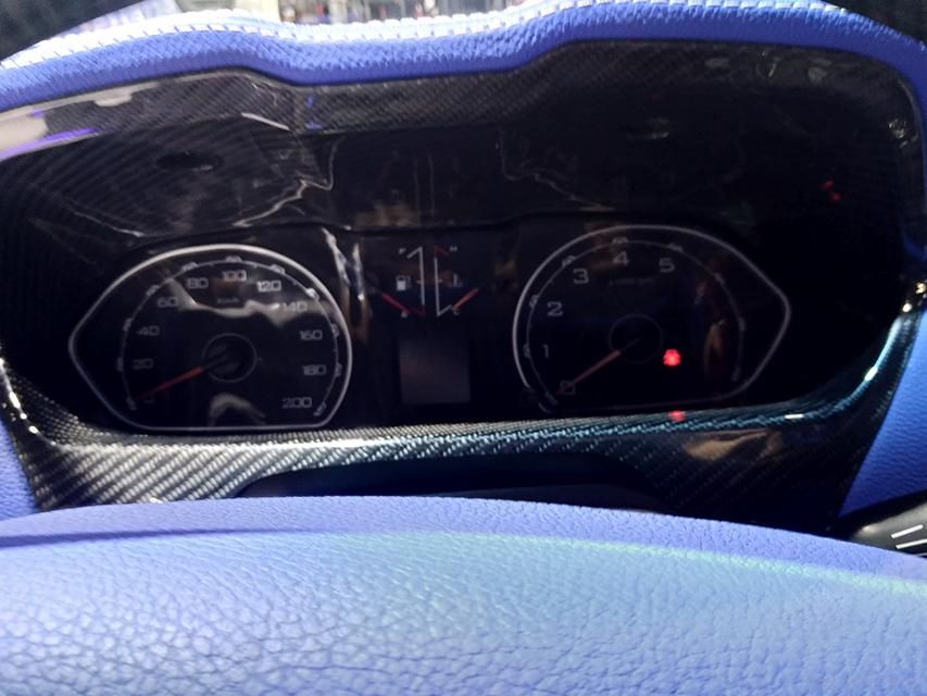 �п�̨���͸��Ӿ����ִ��У�ͬʱȡ�����ֿ�͵ķֶ����ֶ����Ƹˡ�