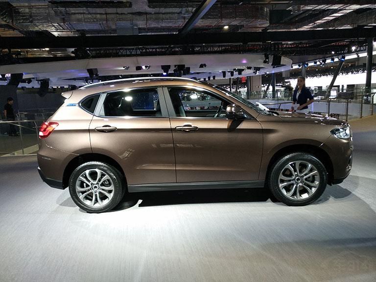 ���ڲ������ͷ��沢û��̫��ı仯��D������������泵��ר������ɫ��ʶ��