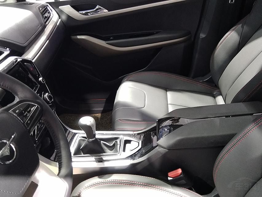 �ߴ緽�棬�³����ⲿ������Ϊ4195/1765/1637mm�����Ϊ2560mm�����г��Ϳ�����ֿ�S5�ֱ������163mm��58mm�����������70mm���������߶�������7mm��