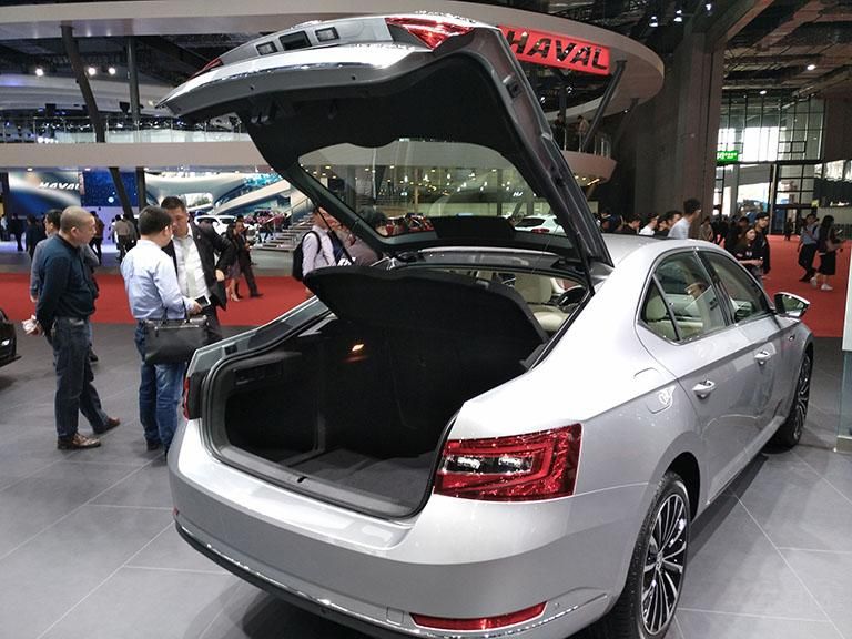 ɵǾ޴ĺԼռ䣬־ԵƱʽƴ޿ɱĺռ䣬ǳʵá