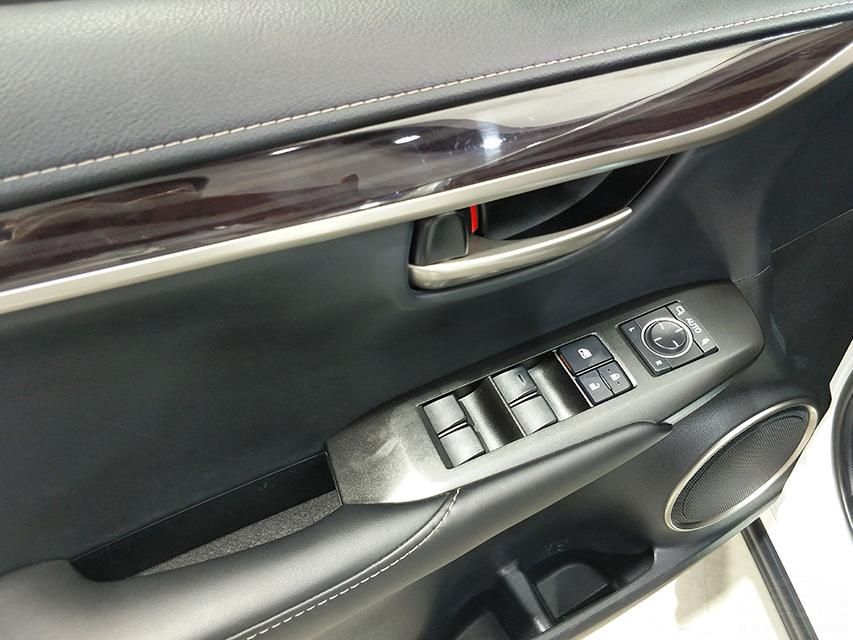 NXп̨ԵøУյǰͻʹƵʲߵCD۰Կµλá